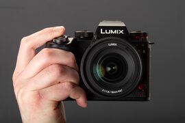 lumix-s1rii-product-3